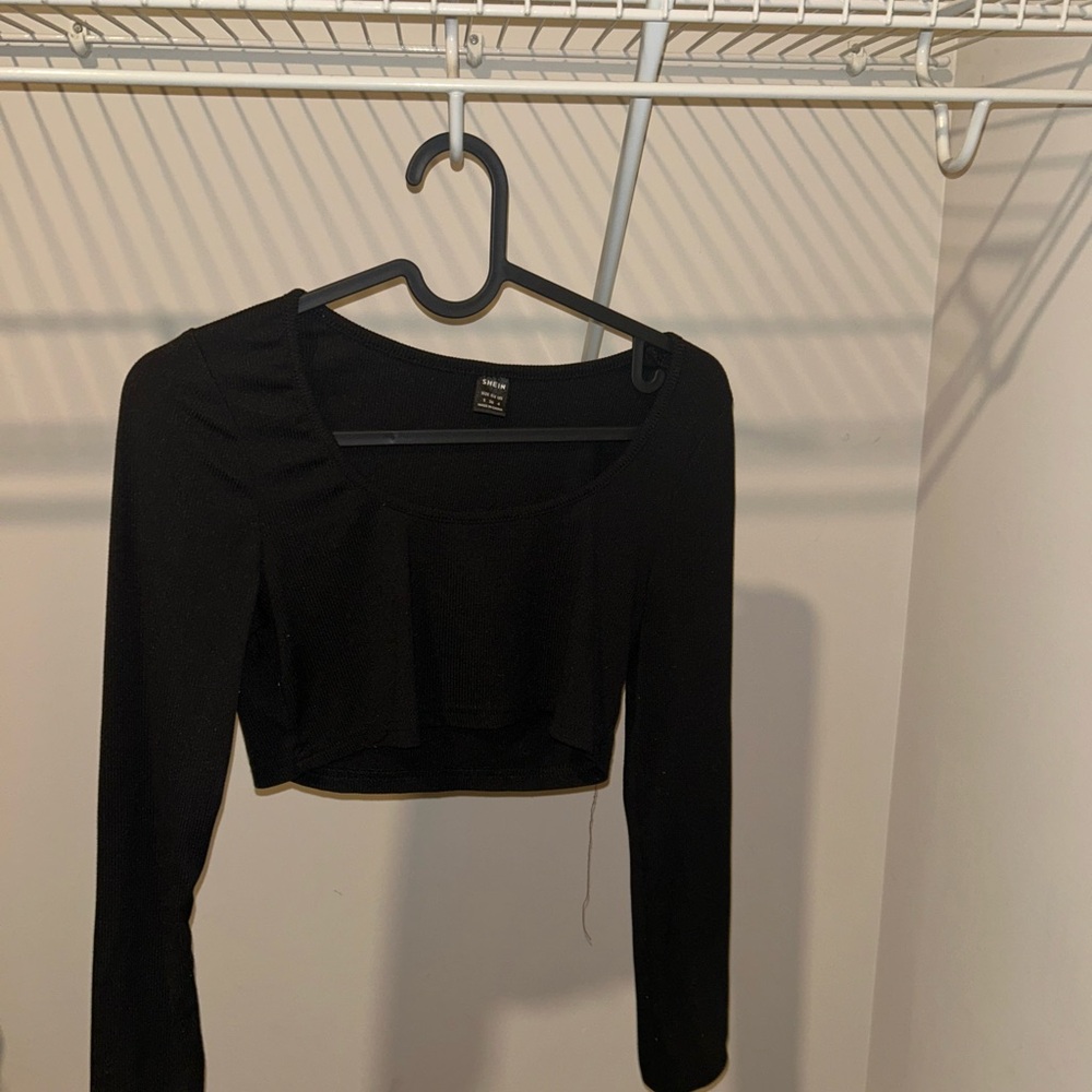 SHEIN Black Long Sleeve Crop Top